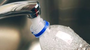 Estudio afirma que rellenar las botellas de agua es peligroso para la salud