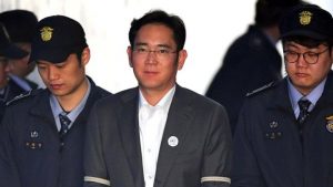 Principal heredero de Samsung fue condenado a cinco años en la cárcel por corrupción y soborno