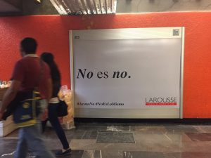 Larousse lanza campaña contra el acoso sexual: "Bombón es un dulce esponjado de azúcar, no una mujer"