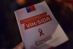 Ante aumento del VIH: Mineduc evalúa que educación sexual se enseñe desde prekínder