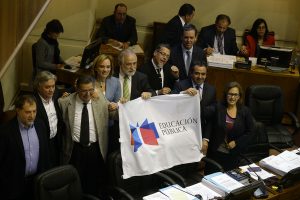 Política de los acuerdos: Chile Vamos y Nueva Mayoría aprueban proyecto de desmunicipalización por unanimidad