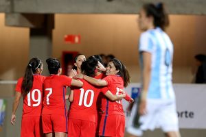 ¡Un baile! La Roja aplastó 5-0 a Argentina con gran actuación de María José Rojas y Francisca Lara