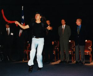 La cueca maricueca en la Feria Internacional del Libro de Santiago 1997