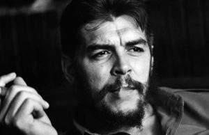 Diputados UDI quieren que los textos escolares contengan los "asesinatos" del "Che" Guevara