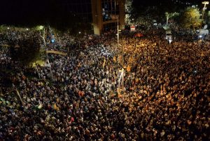 Movilizaciones en todo Cataluña para reclamar la libertad de los presos políticos por presunto delito de "sedición"