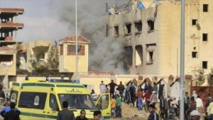 Atentado contra una mezquita en Egipto deja al menos 200 muertos y 130 heridos