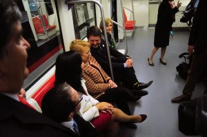 "Lejos de ser un ofertón populista": Bachelet inaugura Línea 6 de Metro y defiende su aporte democratizador