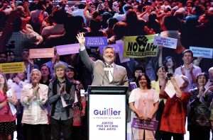 Guillier anuncia que condonará el CAE al 40% más pobre y que ningún abusador de mujeres formará parte de su gobierno