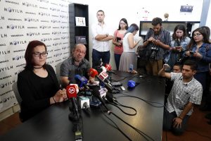 Entre el morbo y la desinformación: Relato de las incómodas preguntas de la prensa a Carla González Aranda