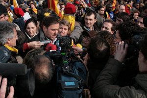 La Justicia española manda a la cárcel al vicepresidente y a ocho miembros del gobierno catalán cesado
