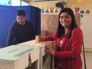 Camila Rojas (IA) se transforma en diputada tras imponerse en estrecha votación a Jorge Rauld en la V Región
