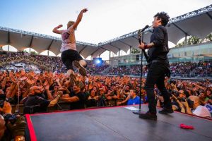 Green Day las hizo todas en Chile: Se fueron contra Trump y mandaron al público a guardar sus smartphones