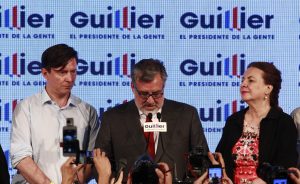 Guillier admite una "derrota dura" y llama a "la renovación de liderazgos y de las formas de hacer oposición"
