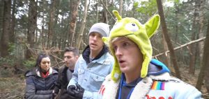 Suma numerosas críticas: Logan Paul, el youtuber que subió video que muestra a un joven ahorcado en un bosque