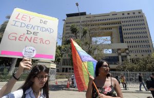 Encuesta Ipsos: 61% de los chilenos cree que ser trans es algo natural y lideran posición en Latinoamérica