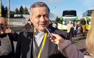 Obispo Barros confiesa sentirse "alegre" por ser investigado por el Papa