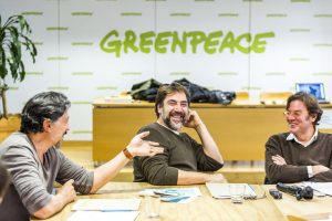 Actor Javier Bardem viaja a Chile para promover junto a Greenpeace la creación del mayor santuario marino del mundo en la Antártica
