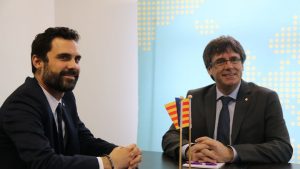 Sigue la incertidumbre en Cataluña: Presidente del Parlamento suspende investidura de Carles Puigdemont