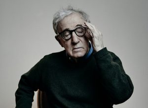 Investigación devela la eterna misoginia de Woody Allen y asegura que "está obsesionado con las adolescentes"
