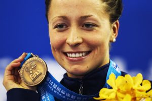 Ex campeona mundial de natación denunció abuso sexual de su entrenador cuando era menor de edad