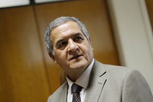 Juez Mario Carroza investiga adopciones irregulares a niños durante la dictadura