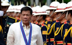Presidente de Filipinas ofrece cerca de 500 dólares por cada guerrillero comunista asesinado