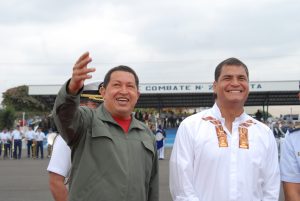 El tuit de Rafael Correa donde se compara con Hugo Chávez tras derrota en consulta popular en Ecuador