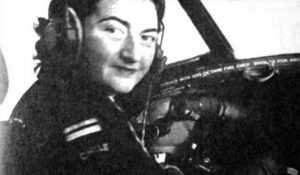 The Times destacó a Margot Duhalde, la "indomable" piloto de guerra de Chile