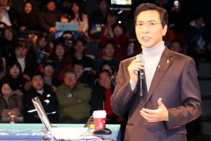Candidato presidencial de Corea del Sur renuncia "a toda actividad política" luego de admitir que violó a su asesora
