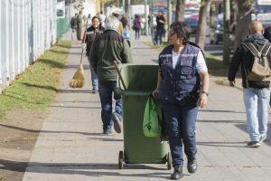 Sindicato de trabajadores del aseo de Valparaíso en picada contra Sharp por adjudicación de licitación a cooperativa