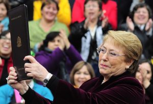 Bachelet es mencionada como opción para alto cargo de DD.HH. de la ONU