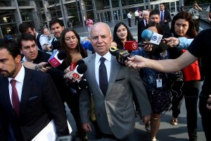 Fraude en Carabineros: Ex general director Eduardo Gordon queda con arraigo nacional y firma mensual