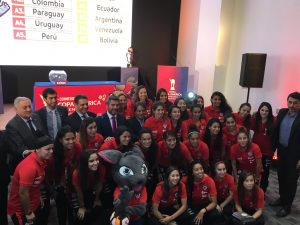 Copa América Femenina: Así fue el sorteo de grupos y la presentación de "Gabi", la chinchilla que homenajea a Mistral