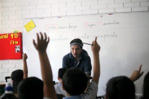 Libro de la U. de Chile reúne material pedagógico inédito para enseñar mapuzungun en las aulas de clases