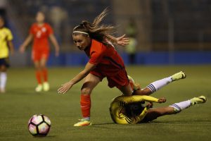 Yanara Aedo, la 10 de la Roja: "Por fin se está respetando el trabajo de las jugadoras chilenas"