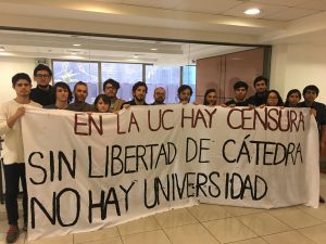 Profesor de Teología UC acusa al plantel de "persecución política" y vulneración de su "libertad de opinión"