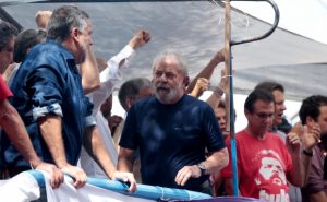 Lula da Silva acepta ir a prisión: "Voy a salir de esto mayor, más fuerte, más verdadero"