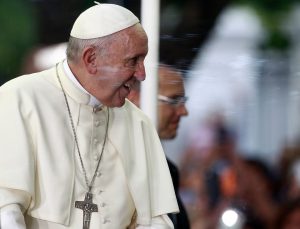 El papa pide evitar "comportamientos dañinos" contra protestas en Colombia