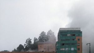 Evacúan a pacientes tras explosión en Sanatorio de Concepción