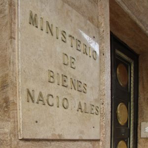 Tras llegada de Piñera al mando: Trabajadores del Ministerio de Bienes Nacionales denuncian despidos injustificados