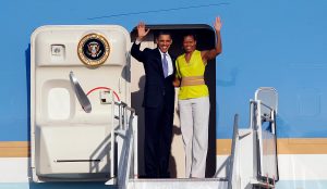 Michelle Obama niega tener aspiraciones para reemplazar a Biden como candidata presidencial