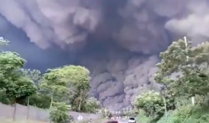 VIDEO| El registro que muestra la desesperada huida de una familia ante la erupción del Volcán de Fuego en Guatemala