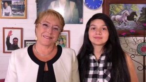 Bachelet felicita a ganadora de "Pasapalabra" y reconoce a los "chiquilles" que estudian con gratuidad