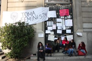 Intervención a la carta "Resistiré" de historiadora Sofía Correa Sutil