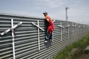 Separar padres e hijos: La política de "tolerancia cero" que Donald Trump aplica con los inmigrantes