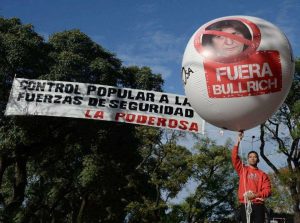 Argentina: Piden salida de ministra Bullrich tras violento allanamiento en popular villa de Buenos Aires