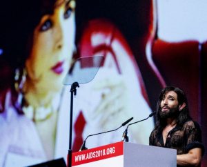 La artista transgénero Conchita Wurst inauguró la Conferencia Internacional del SIDA