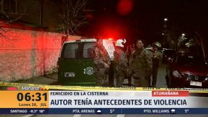 Encuentran a mujer asesinada en La Cisterna: Vecinos vieron salir a su pareja con ropa manchada con sangre