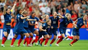 Ellas lo hicieron primero: La "ronda" de Francia no tiene nada que envidiarle al "trencito" con que Inglaterra pasó a la semis