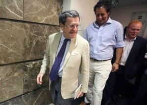 "Lavín es candidato desde la primera comunión": Carlos Larraín reapareció con dardos para el gobierno, Bachelet y el feminismo